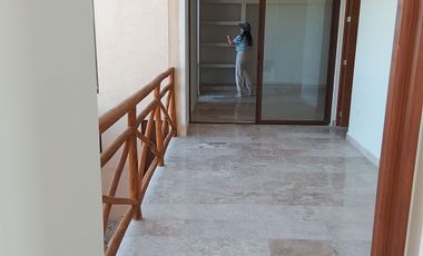 Excelente TH de 4 Habitaciones  y vista Hermosa