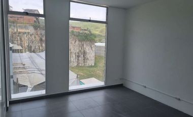 OFICINA EN VENTA/ARRIENDO EN CALDAS