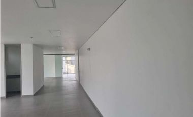OFICINA EN VENTA/ARRIENDO EN CALDAS