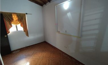 CASA LOTE EN VENTA MANRIQUE CENTRAL