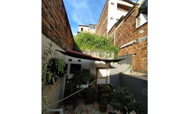 CASA LOTE EN VENTA MANRIQUE CENTRAL