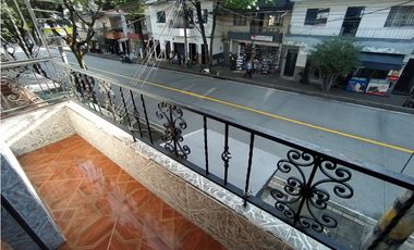 CASA LOTE EN VENTA MANRIQUE CENTRAL