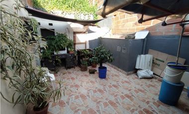 CASA LOTE EN VENTA MANRIQUE CENTRAL