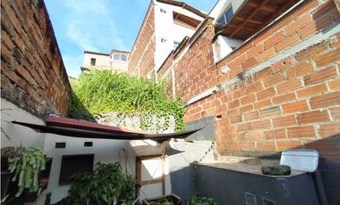 CASA LOTE EN VENTA MANRIQUE CENTRAL