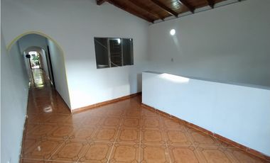 CASA LOTE EN VENTA MANRIQUE CENTRAL