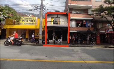 CASA LOTE EN VENTA MANRIQUE CENTRAL