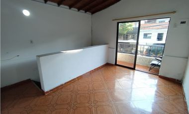 CASA LOTE EN VENTA MANRIQUE CENTRAL