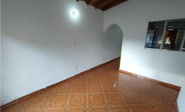 CASA LOTE EN VENTA MANRIQUE CENTRAL