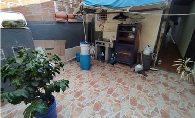 CASA LOTE EN VENTA MANRIQUE CENTRAL