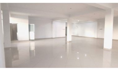 I025033 - LOCAL DE ESTRENO - CALLERIA