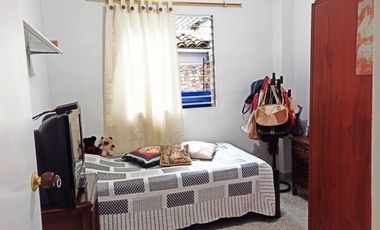 CASA EN VENTA AL FRENTE DE LA ESTACIÓN DEL METRO DE SAN JAVIER