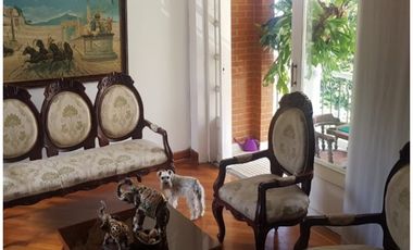 CASA DE TRES NIVELES EN VENTA POBLADO