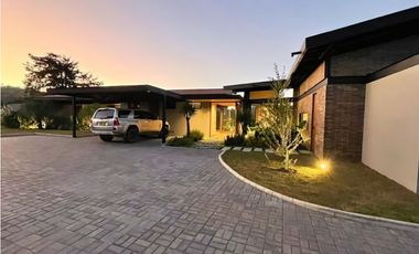 CASA EN VENTA PARCELACIÓN EXCLUSIVA EL RETIRO