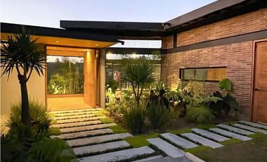 CASA EN VENTA PARCELACIÓN EXCLUSIVA EL RETIRO