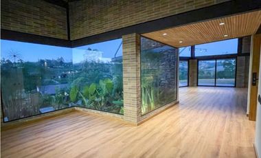 CASA EN VENTA PARCELACIÓN EXCLUSIVA EL RETIRO