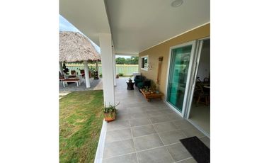 CABAÑA EN VENTA CON PISCINA PRIVADA A PUERTA CERRADA EN COVEÑAS