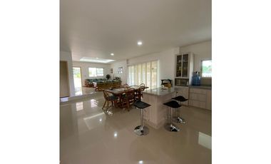 CABAÑA EN VENTA CON PISCINA PRIVADA A PUERTA CERRADA EN COVEÑAS