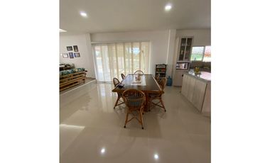 CABAÑA EN VENTA CON PISCINA PRIVADA A PUERTA CERRADA EN COVEÑAS