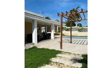 CABAÑA EN VENTA CON PISCINA PRIVADA A PUERTA CERRADA EN COVEÑAS