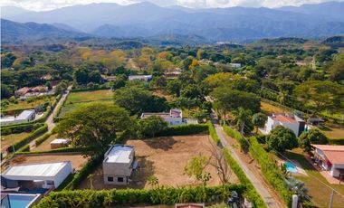 LOTE EN VENTA EN PARCELACIÓN RODEO REAL SOPETRN