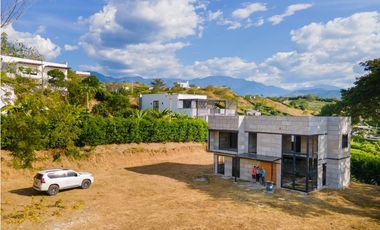 LOTE EN VENTA EN PARCELACIÓN RODEO REAL SOPETRN