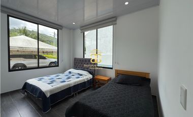 SE VENDE CASA EN LA VEGA VEREDA UCRANIA BAJA