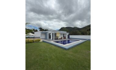 SE VENDE CASA EN LA VEGA VEREDA UCRANIA BAJA