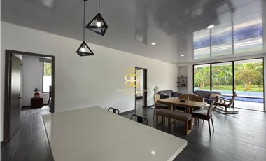 SE VENDE CASA EN LA VEGA VEREDA UCRANIA BAJA