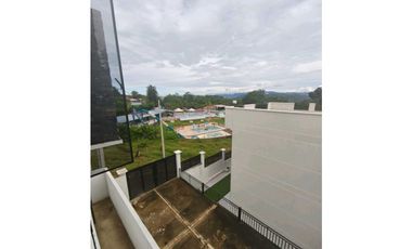 RV400 SE VENDE CASA EN CONDOMINIO MONACO (MESITAS DEL COLEGIO)