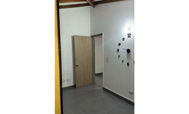 VENTA DE MODERNA CASA EN UNIDAD CERRADA EN GUARNE
