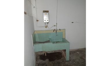 Venta de casa + apartaestudios