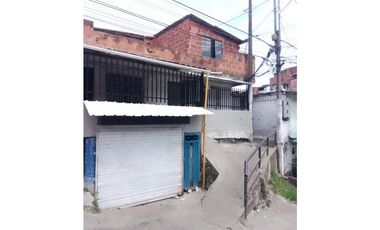 Venta de casa + apartaestudios