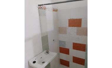 Venta de casa + apartaestudios