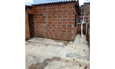 Venta de casa + apartaestudios