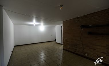 CASA EN VENTA EN EL POBLADO, MEDELLN