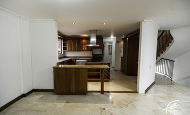 CASA EN VENTA EN EL POBLADO, MEDELLN