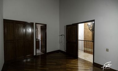 CASA EN VENTA EN EL POBLADO, MEDELLN