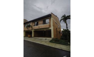 CASA EN VENTA EN EL POBLADO, MEDELLN