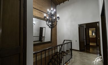CASA EN VENTA EN EL POBLADO, MEDELLN