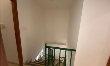 SE VENDE CASA EN CONJUNTO CERRADO EN SECTOR JARDN, SANTA MARTA