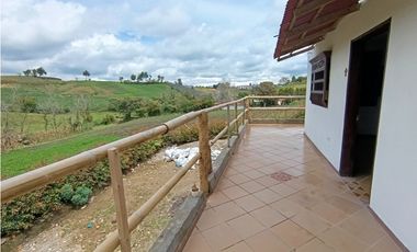 Arriendo apartamento campestre en El Carmen de Viboral