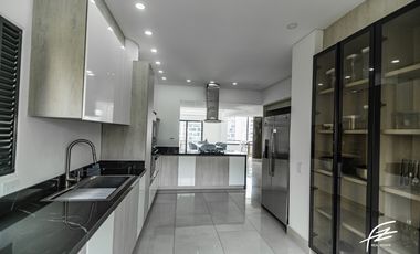 DÚPLEX EN VENTA EN EL POBLADO,MEDELLN.