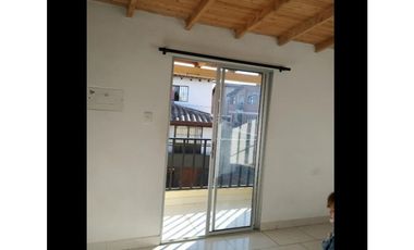 CASA DE TRES NIVELES EN VENTA CARMEN DE VIBORAL, LA PALMA