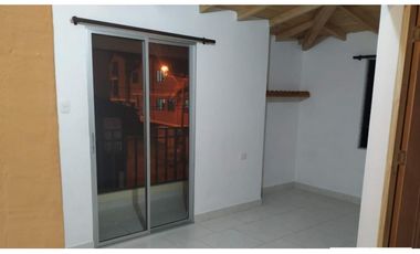 CASA DE TRES NIVELES EN VENTA CARMEN DE VIBORAL, LA PALMA