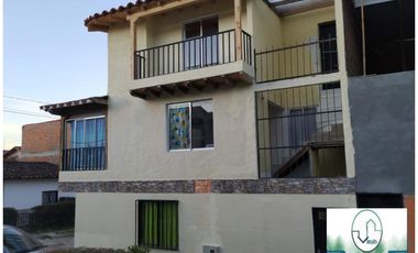 CASA DE TRES NIVELES EN VENTA CARMEN DE VIBORAL, LA PALMA