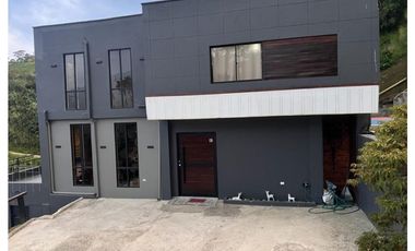 CASA FINCA EN VENTA SAN CRISTÓBAL, VEREDA EL UVITO