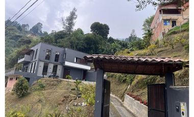 CASA FINCA EN VENTA SAN CRISTÓBAL, VEREDA EL UVITO