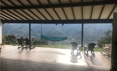 CASA CAMPESTRE EN VENTA, VARIANTE DE CALDAS
