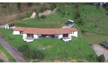 CASA CAMPESTRE EN VENTA, VARIANTE DE CALDAS
