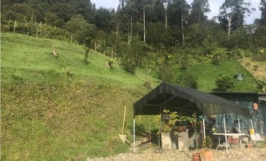 CASA CAMPESTRE EN VENTA, VARIANTE DE CALDAS